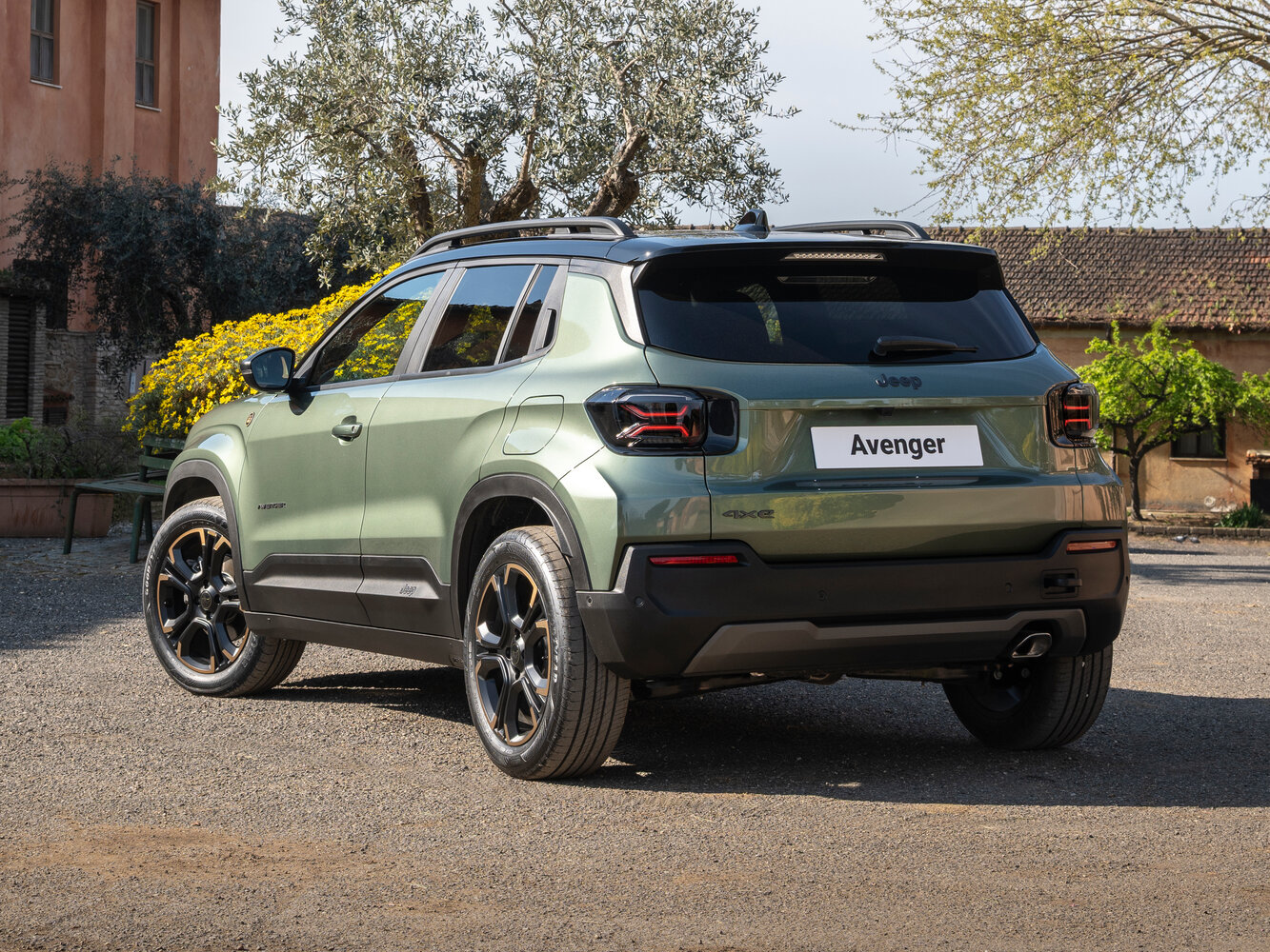 Jeep Avenger, I Рестайлинг, 2026–2026, Внедорожник 5 дв.: Вид сзади в три четверти