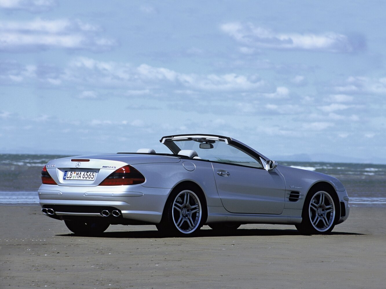 Mercedes-Benz SL-Класс AMG, II (R230), 2002–2006, Родстер: Вид сзади в три четверти