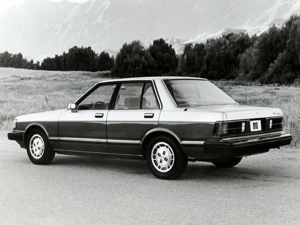 Nissan Maxima, I (G910), 1981–1984, Sedan: Rear three-quarter view