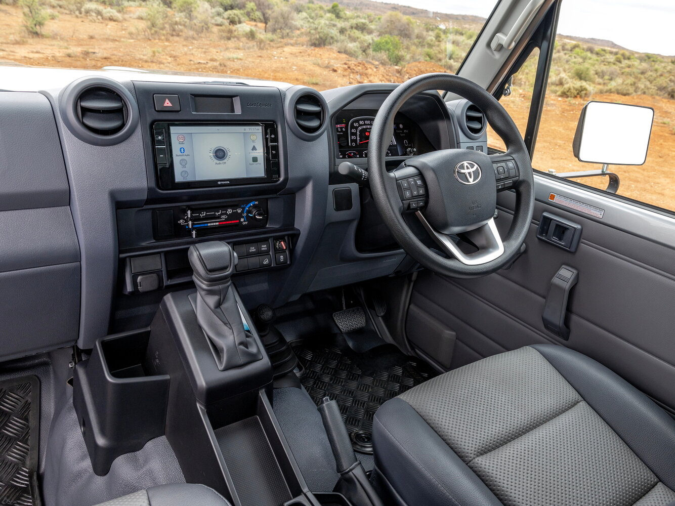 Toyota Land Cruiser, 70 Series facelift 2, 2023–2026, Pickup Одинарная кабина 79: Front cabin