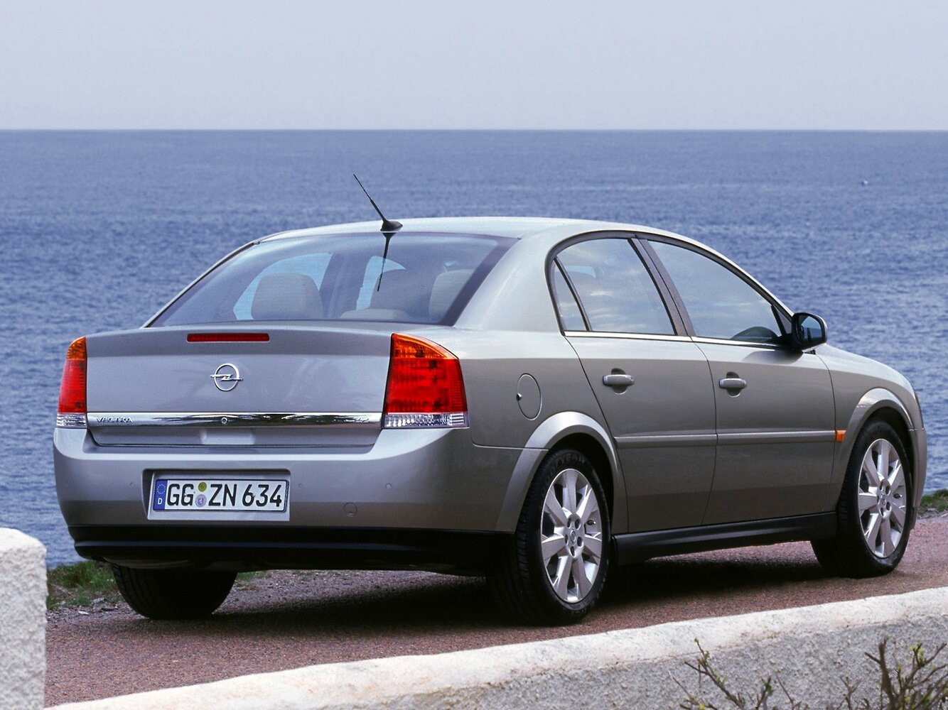Opel Vectra, C, 2002–2005, Sedan: Rear three-quarter view