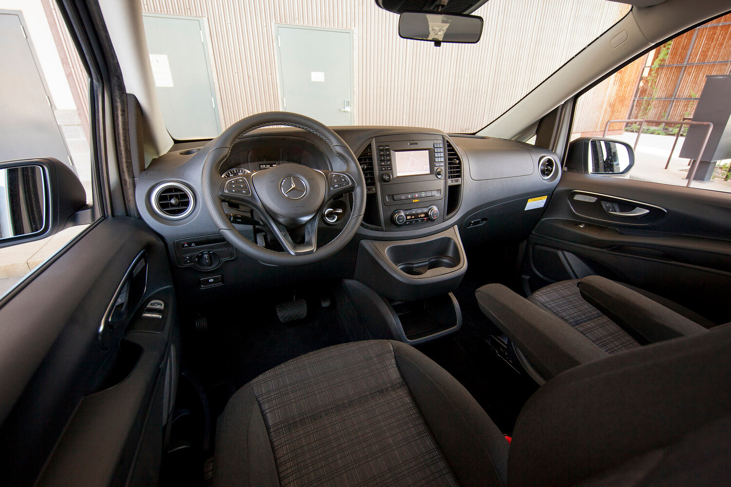 Mercedes-Benz Metris, , 2015–2023, Минивэн: Передняя часть салона