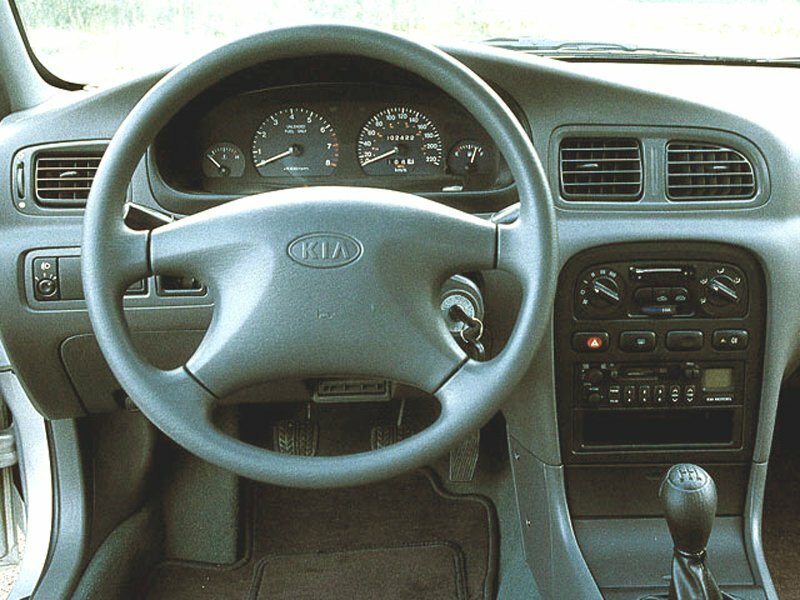 Kia Clarus, II, 1998–2001, Седан: Передняя панель