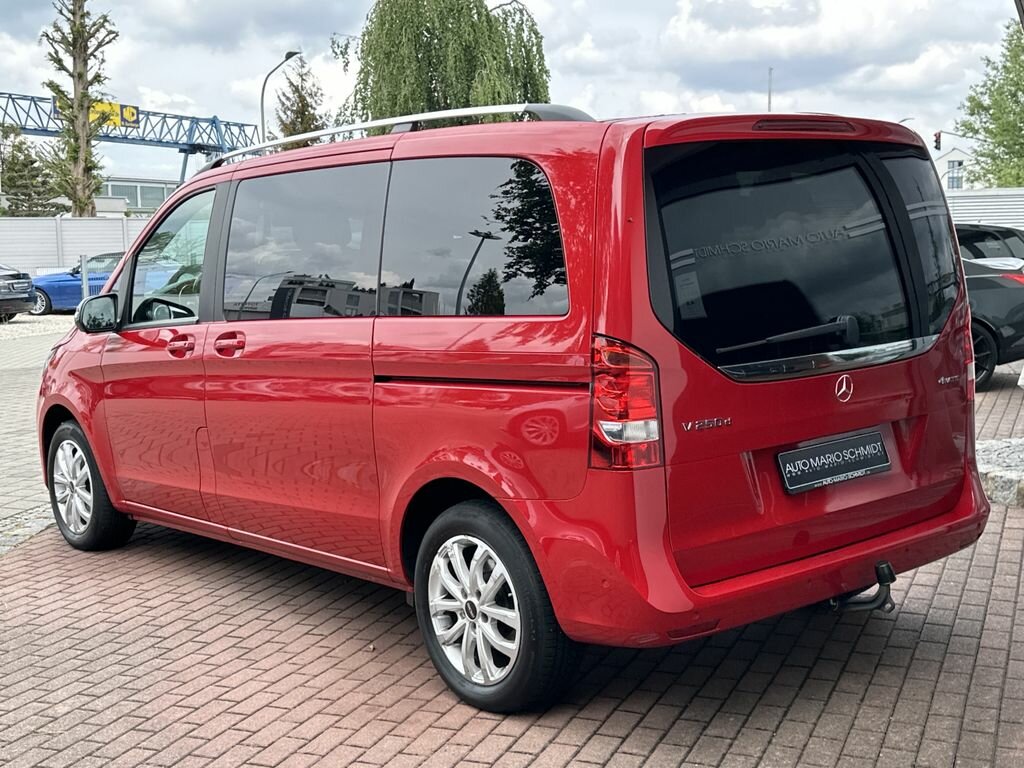 Mercedes-Benz V-Класс, III (W447), 2014–2019, Minivan Compact: Rear three-quarter view