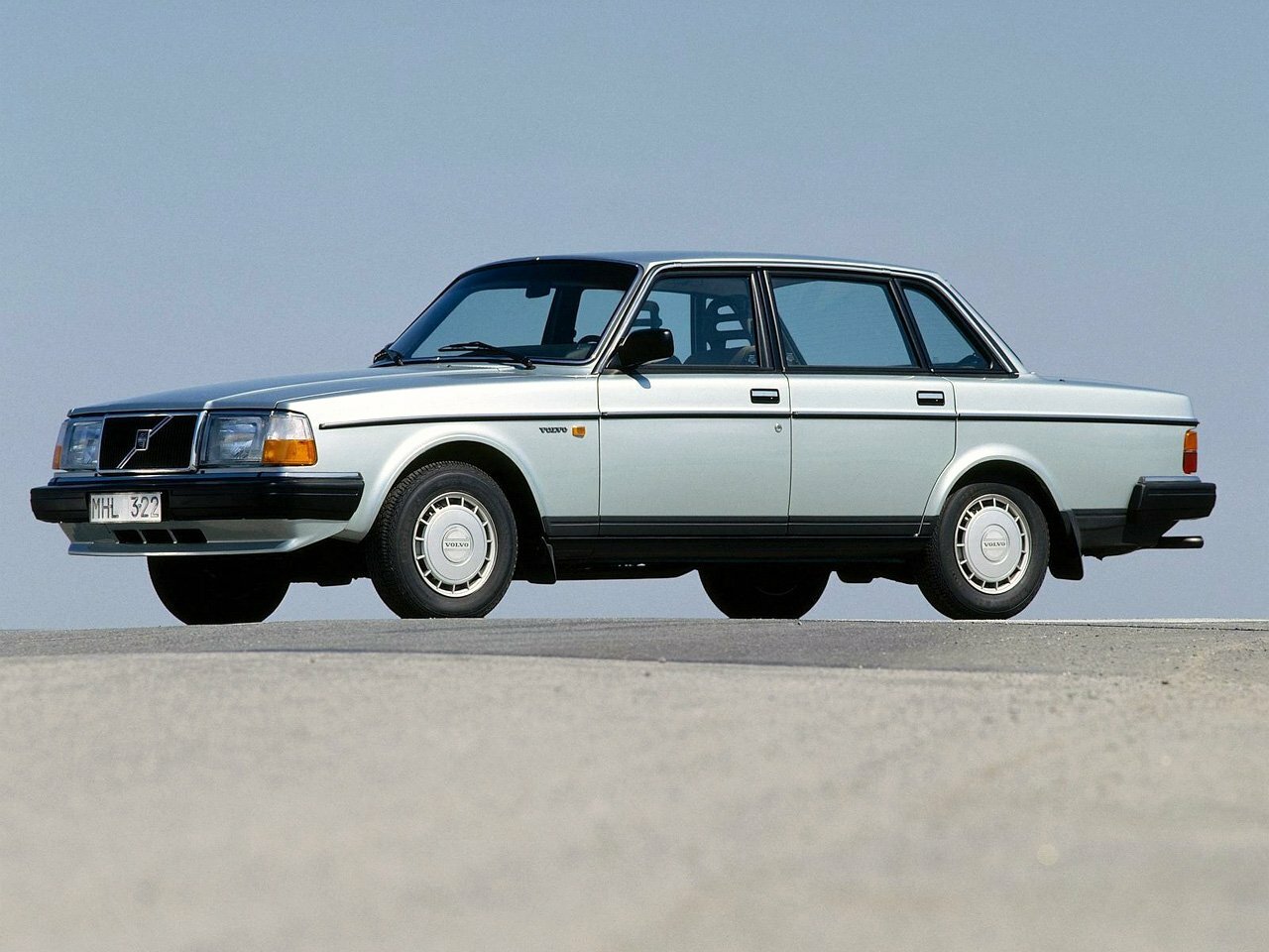Volvo 240 Series, , 1974–1993, Седан: Вид сбоку