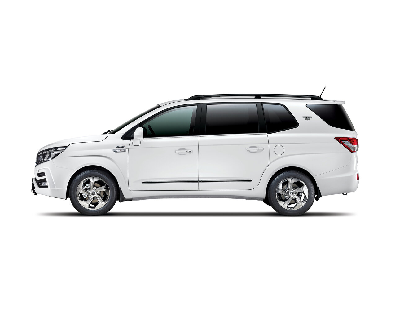 SsangYong Korando Turismo, I Рестайлинг, 2018–2019, Минивэн: Вид сбоку
