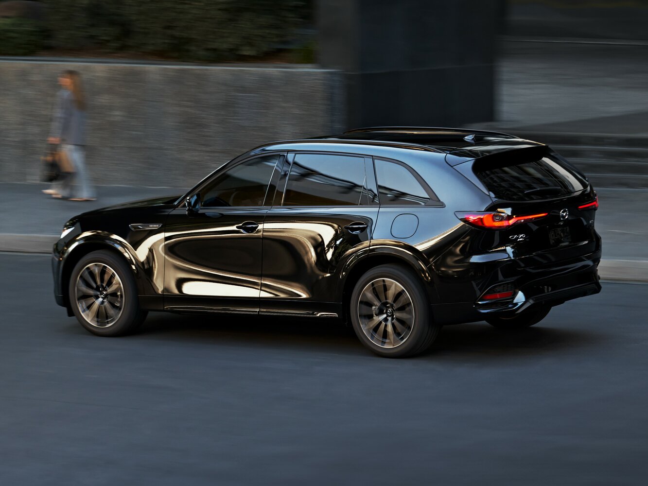 Mazda CX-70, , 2024–2026, SUV 5 door: Rear three-quarter view