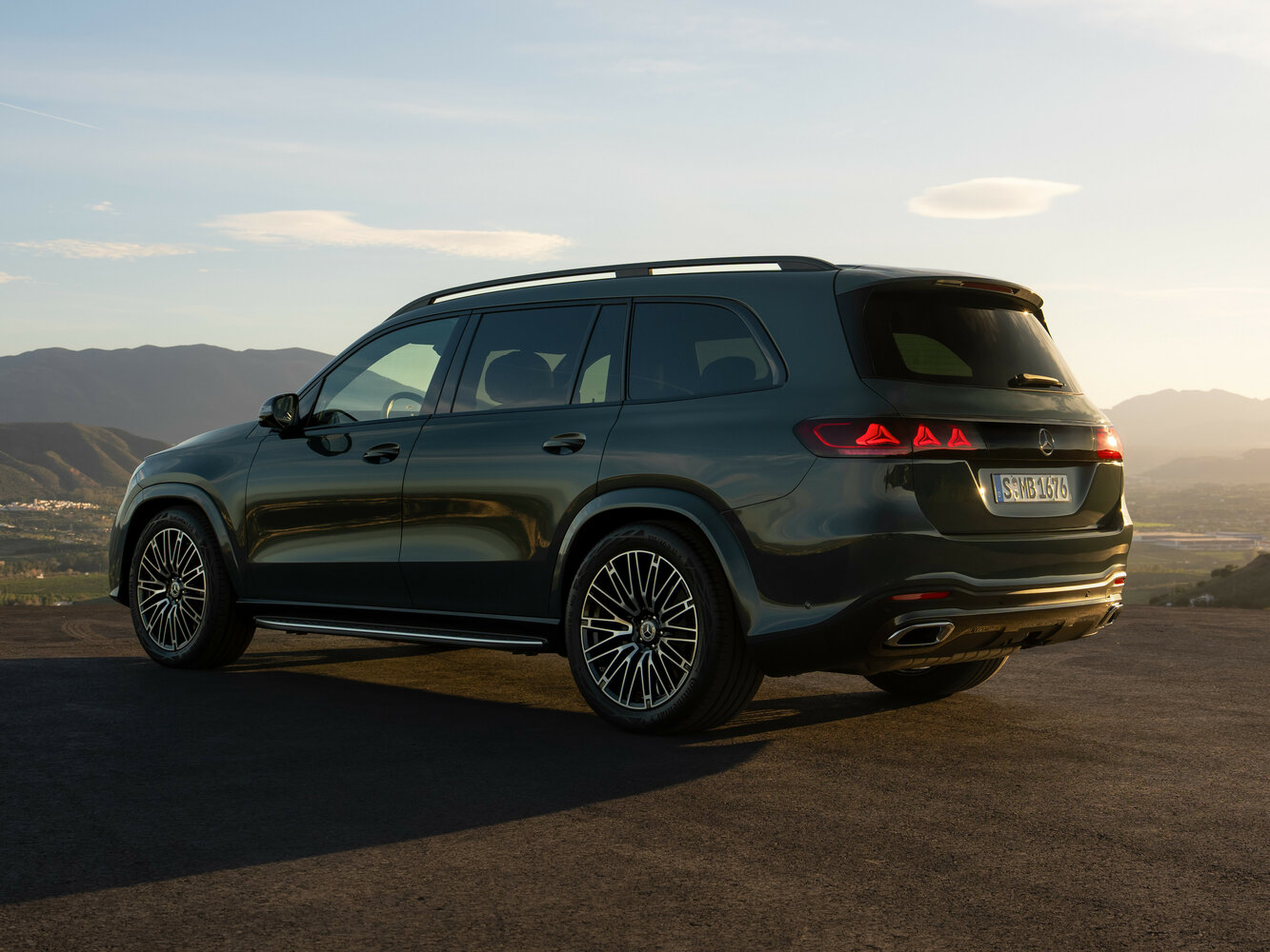 Mercedes-Benz GLS, II (X167) Рестайлинг 2, 2026–2026, Внедорожник 5 дв.: Вид сзади в три четверти