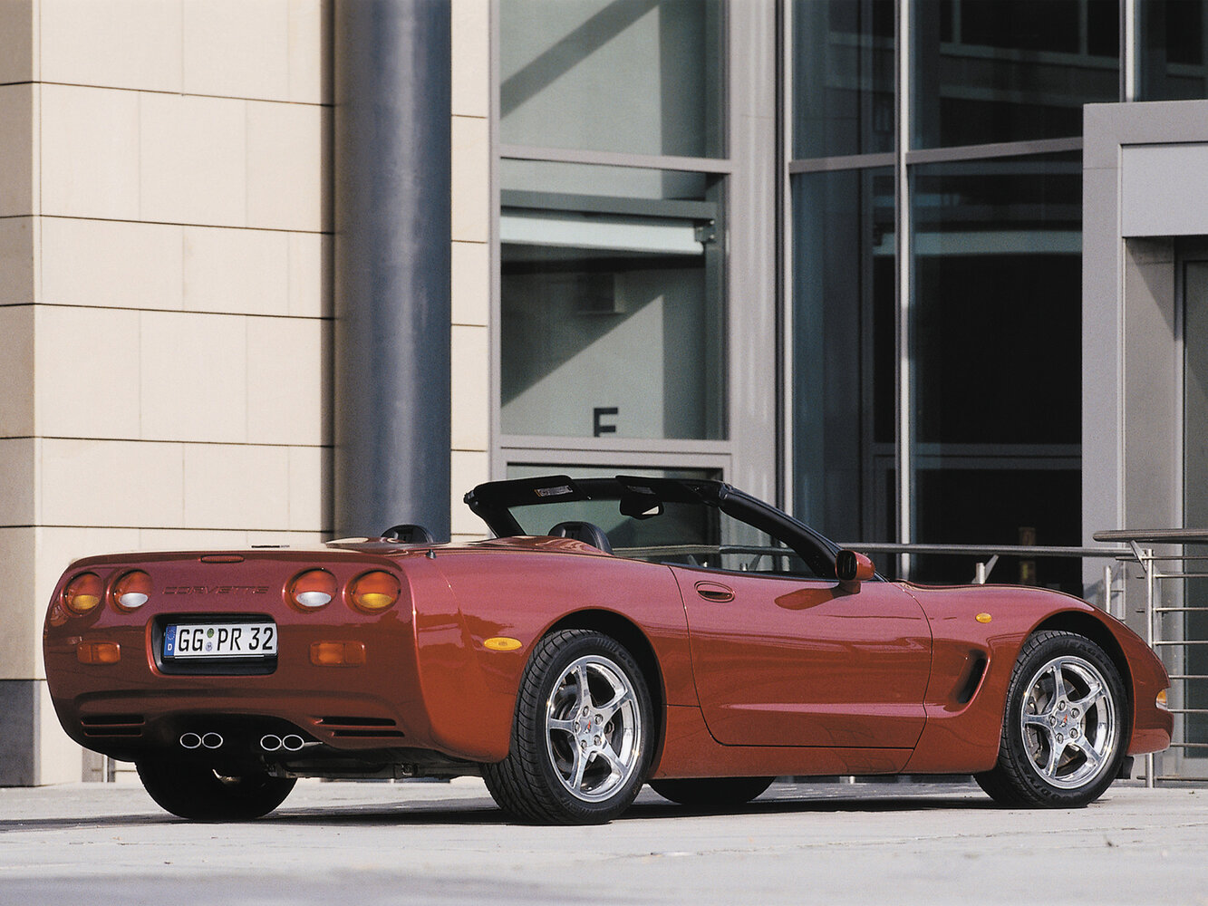 Chevrolet Corvette, C5, 1997–2004, Родстер: Rear three-quarter view