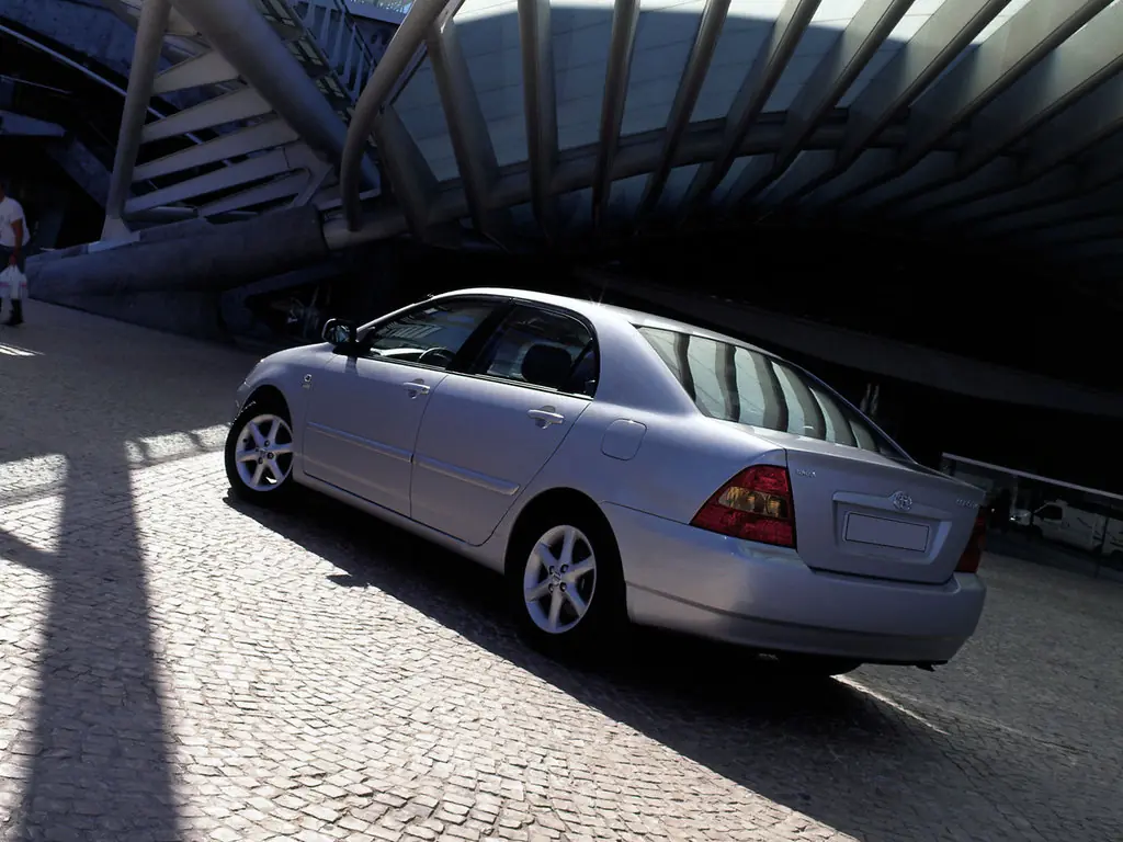 Toyota Corolla, 9 поколение, E120, Седан, Россия, 08.2000 - 05.2005: фото поколения 3