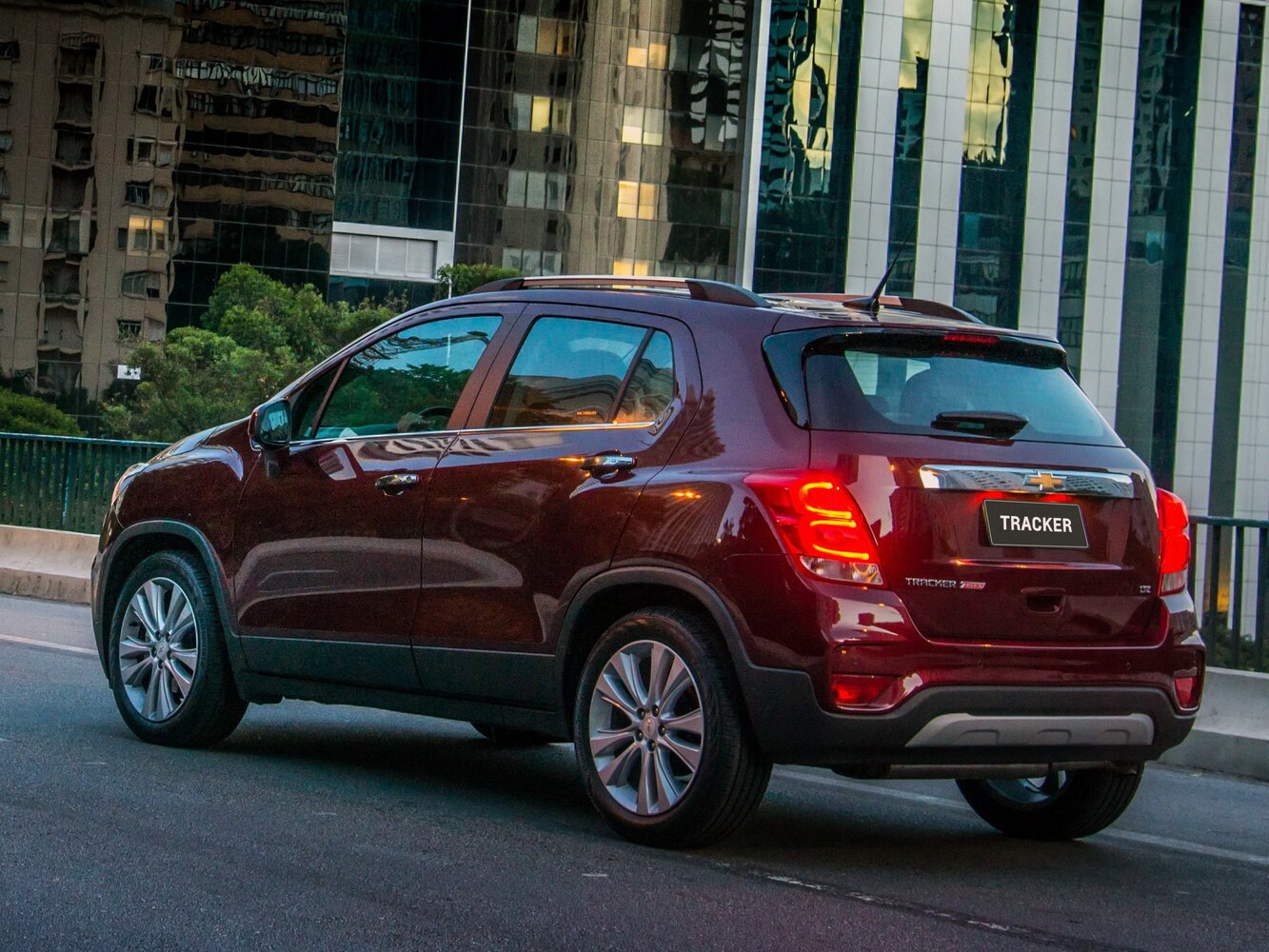 Chevrolet Tracker, III facelift, 2016–2021, SUV 5 door: Rear three-quarter view