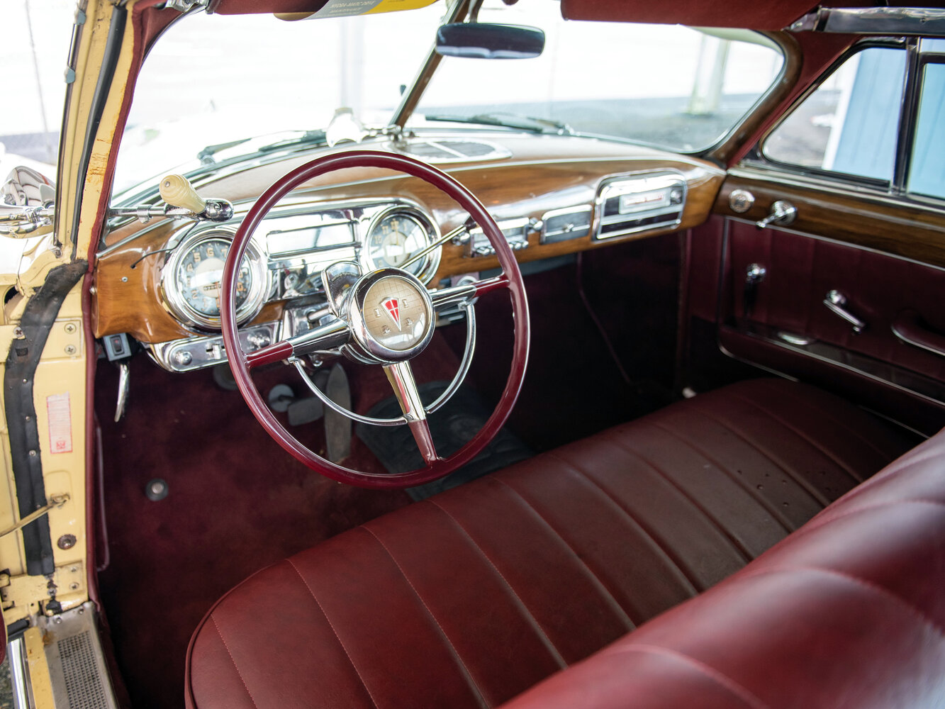 Hudson Hornet, I, 1950–1954, Купе-хардтоп: Передняя часть салона