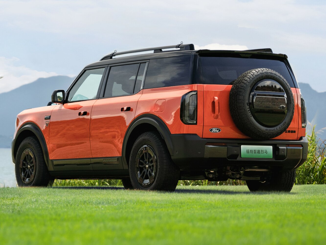 Ford Bronco Basecamp, , 2025–2026, SUV 5 door: Rear three-quarter view