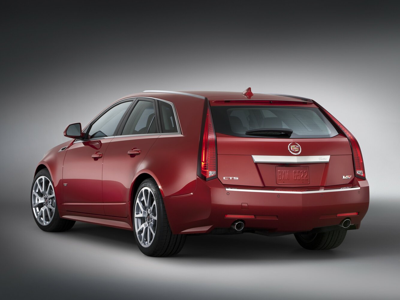 Cadillac CTS-V, II, 2008–2013, Универсал 5 дв.: Вид сзади в три четверти
