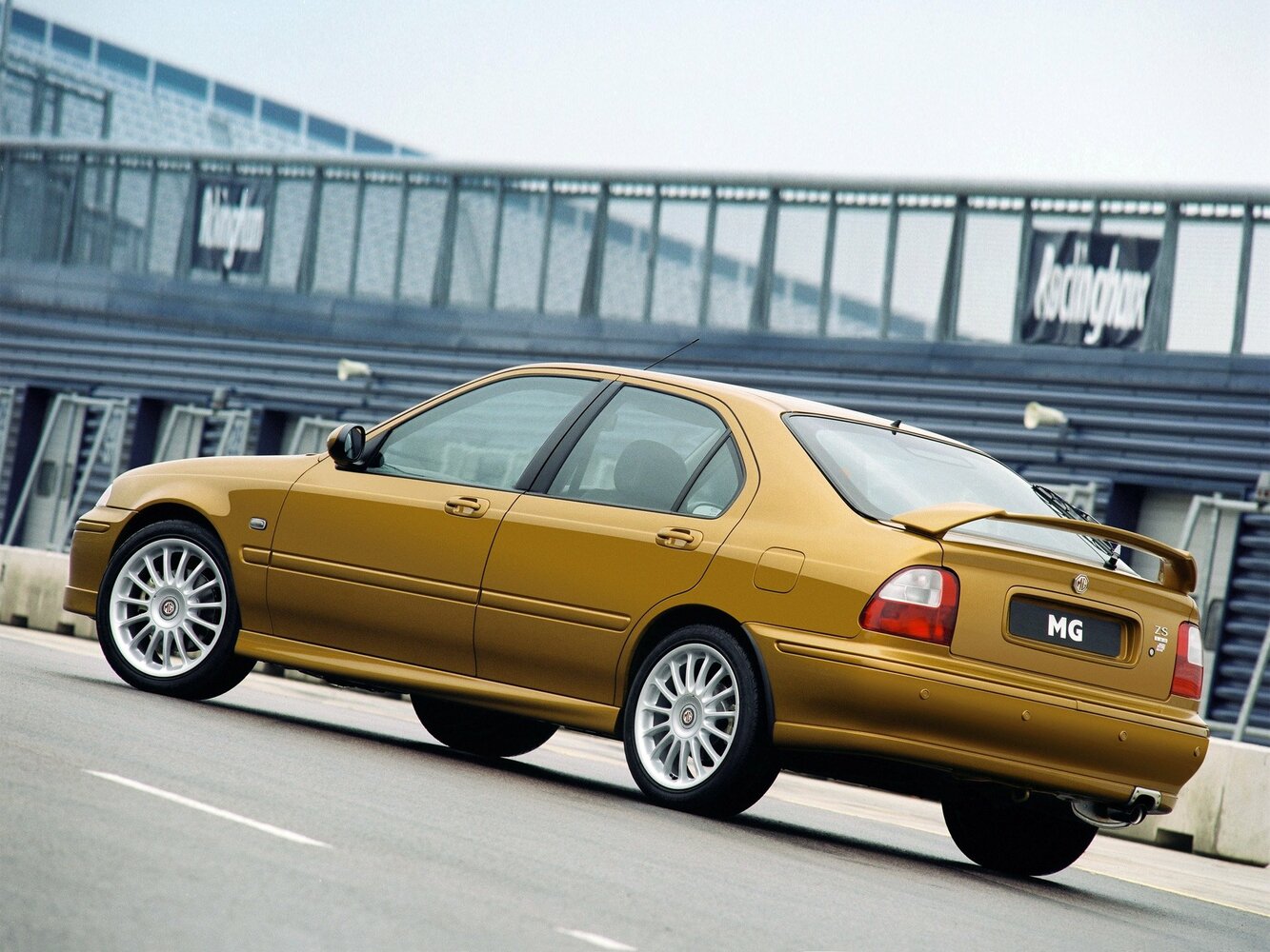 MG ZS, I, 2001–2005, Хэтчбек 5 дв.: Вид сзади в три четверти