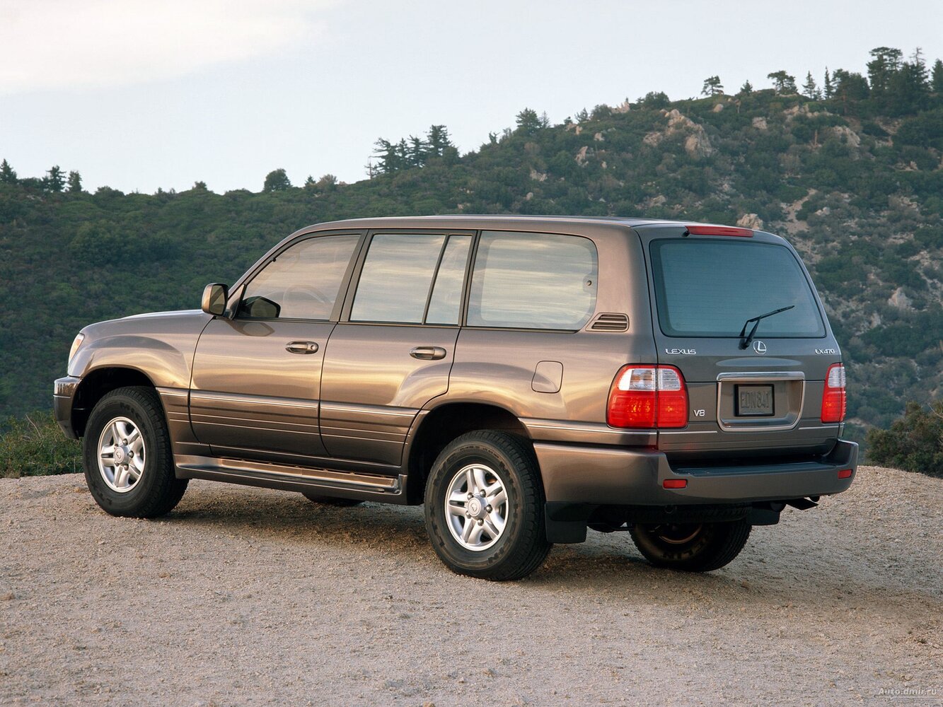 Lexus LX, II, 1998–2002, SUV 5 door: Rear three-quarter view