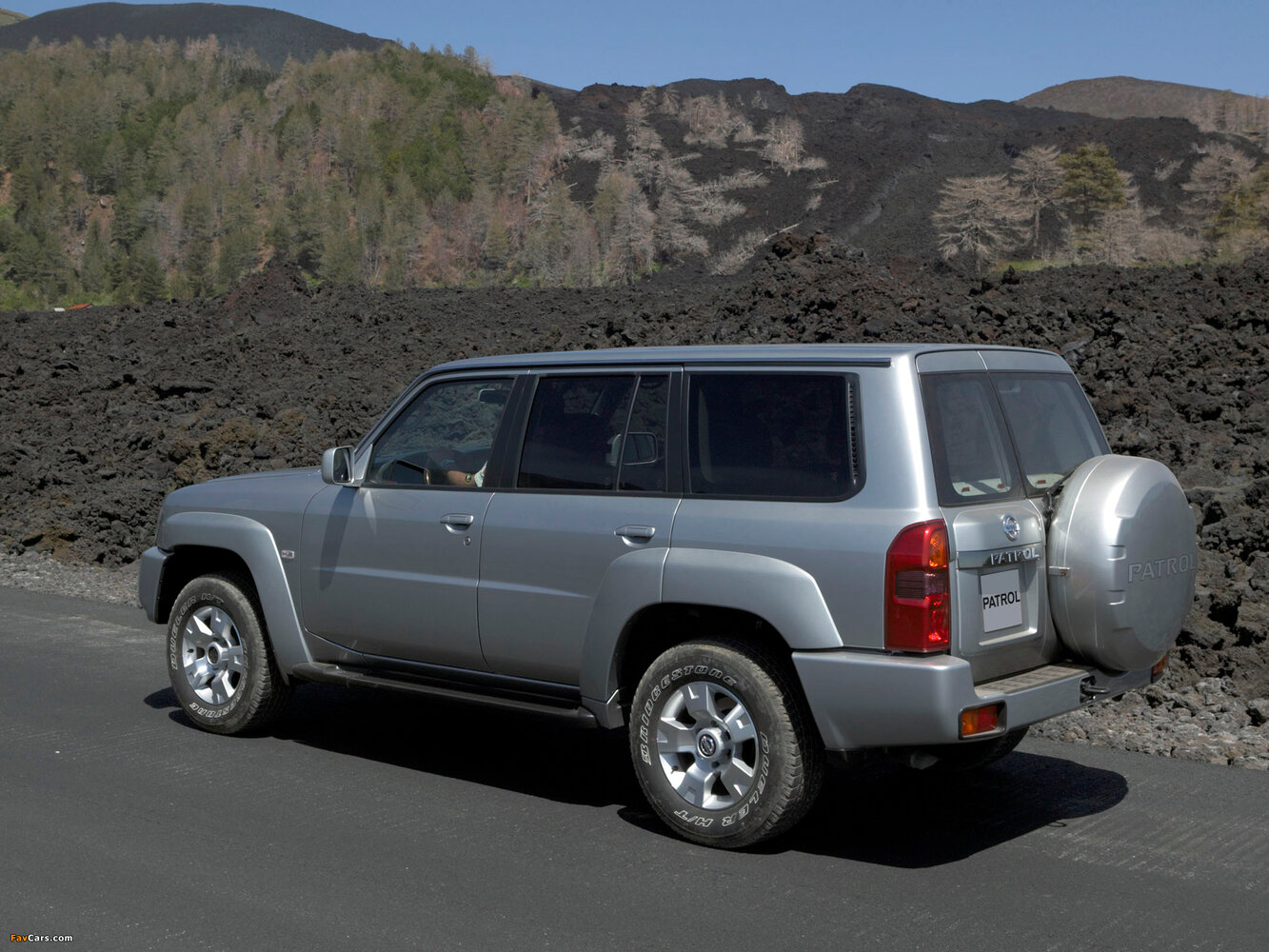 Nissan Patrol, V (Y61) facelift, 2004–2024, SUV 5 door: Rear three-quarter view