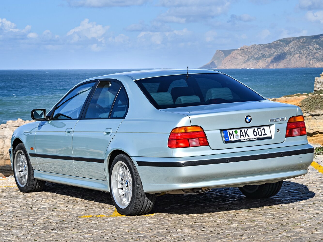 BMW 5 серии, IV (E39), 1995–2000, Седан: Вид сзади в три четверти