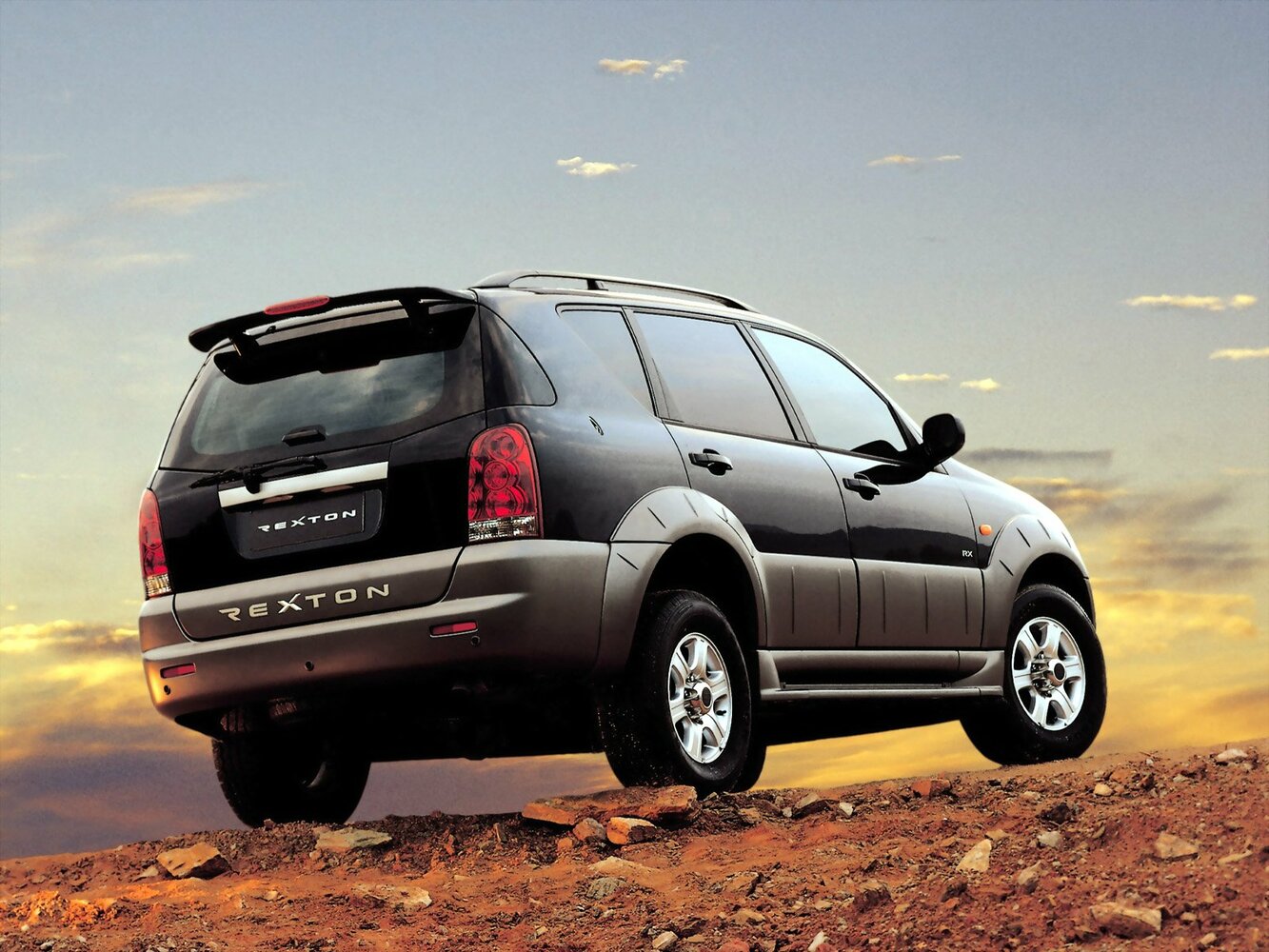 SsangYong Rexton, I, 2001–2010, Внедорожник 5 дв.: Вид сзади в три четверти