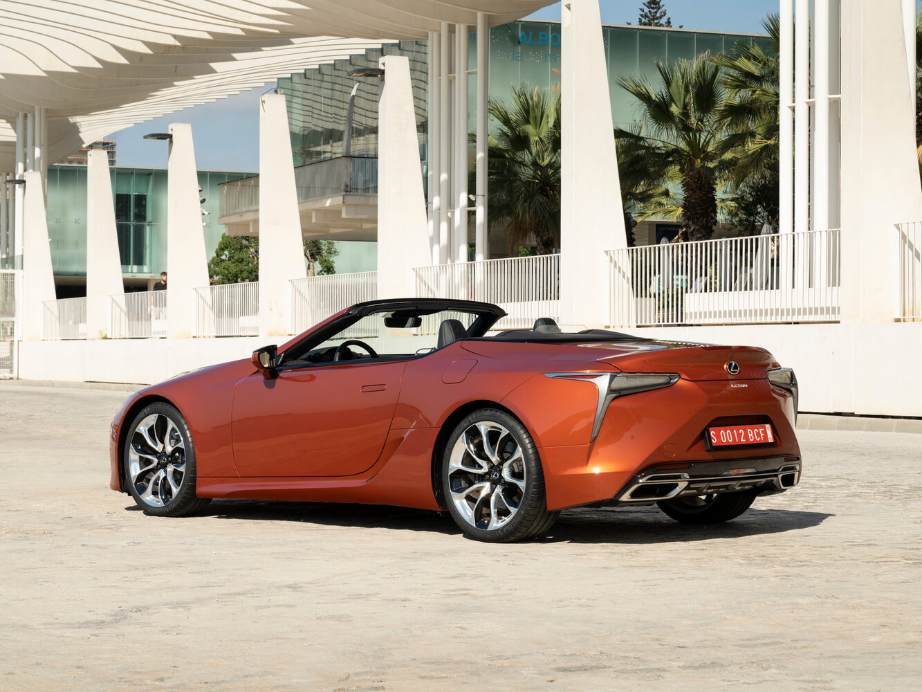 Lexus LC, I, 2017–2026, Convertible: Rear three-quarter view