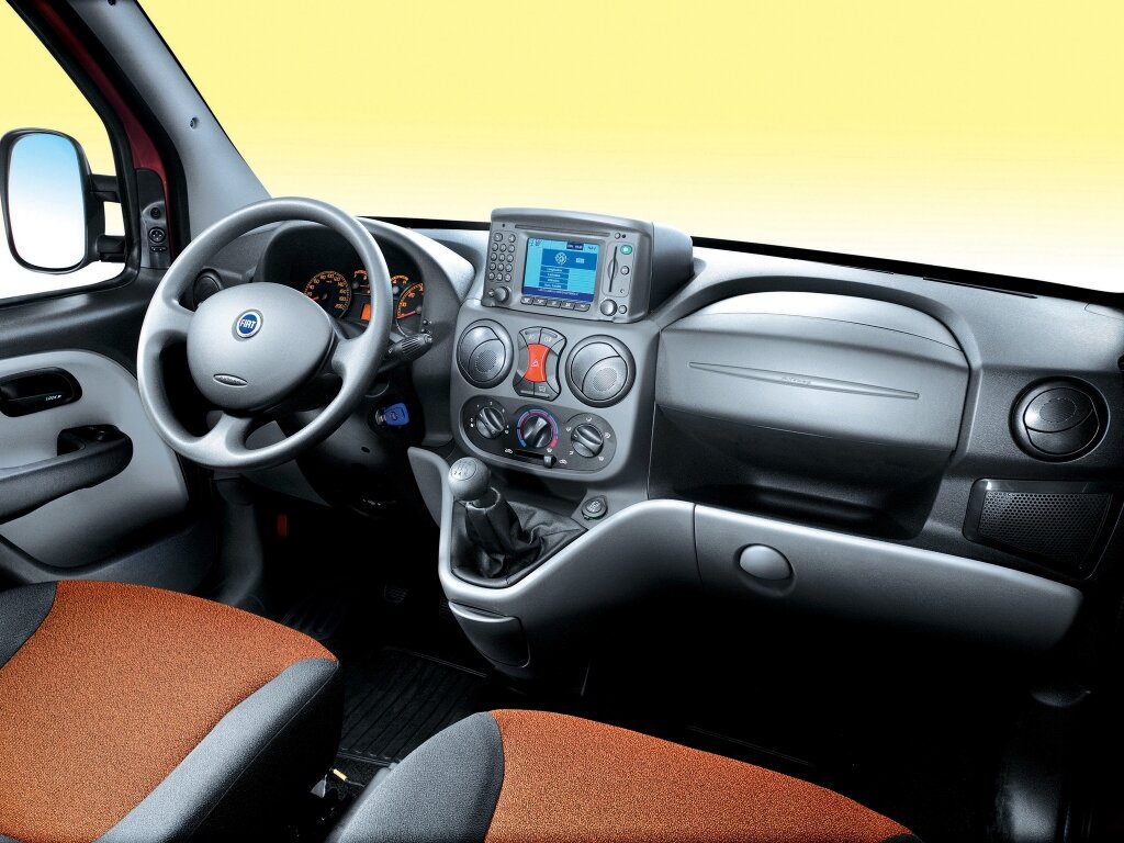 Fiat Doblo, I Рестайлинг, 2005–2015, Фургон: Передняя часть салона