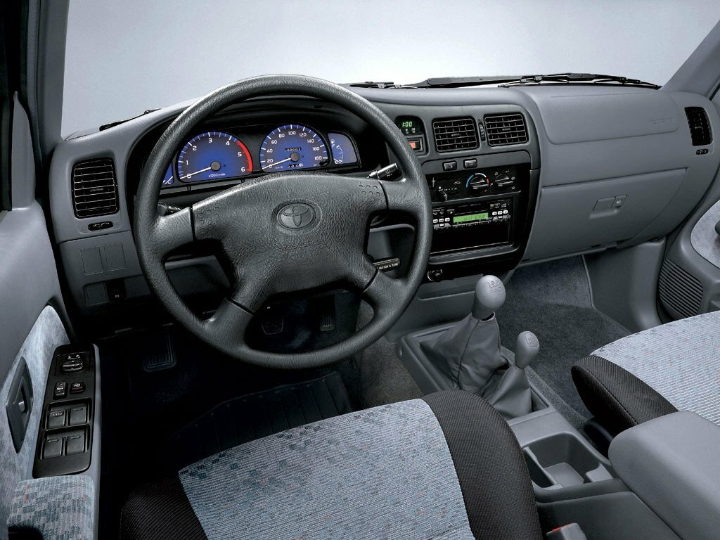 Toyota Hilux, VI facelift, 2001–2005, Pickup Двойная кабина Double Cab: Front cabin