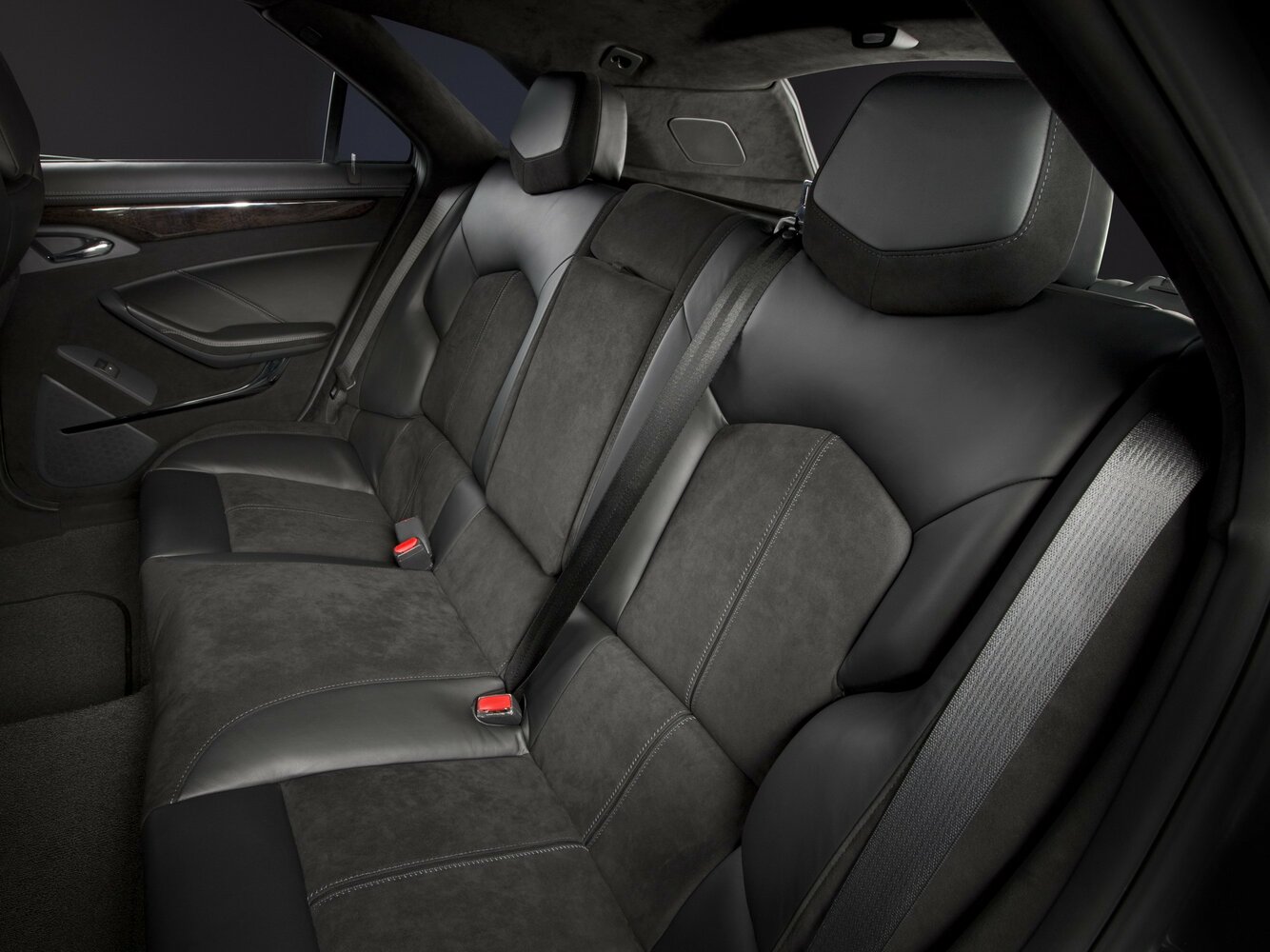 Cadillac CTS-V, II, 2008–2013, Универсал 5 дв.: Задняя часть салона