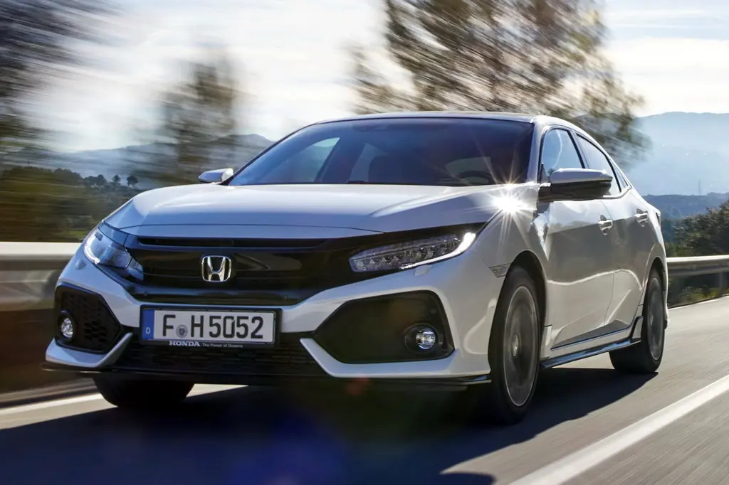 Honda Civic, 10 поколение, FK, Хэтчбек 5 дв., Европа, 12.2016 - 11.2019: фото поколения 7
