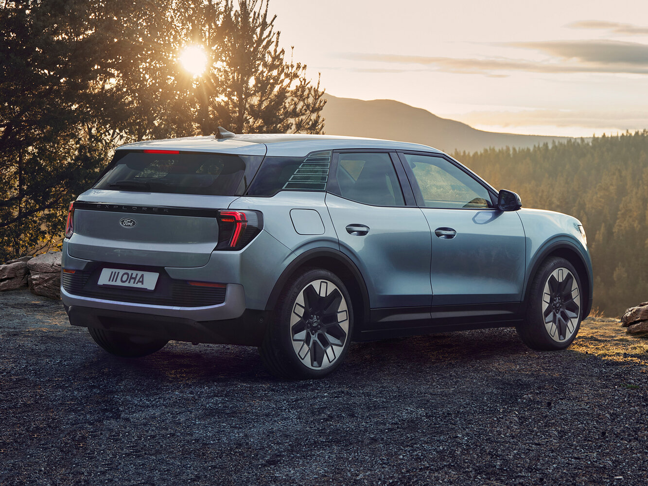 Ford Explorer EV, , 2024–2026, Внедорожник 5 дв.: Вид сзади в три четверти