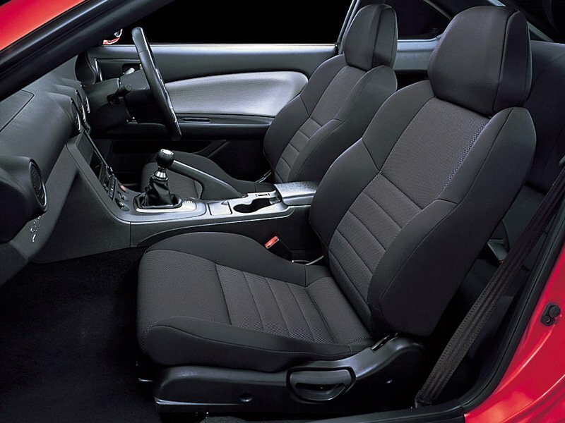 Nissan Silvia, VII (S15), 1999–2002, Coupe: Front cabin