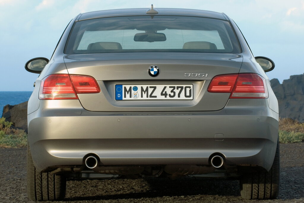 BMW 3-series, 5 поколение, E92, рестайлинг, Купе, Южная Корея, 09.2008 - 11.2011: фото поколения 6