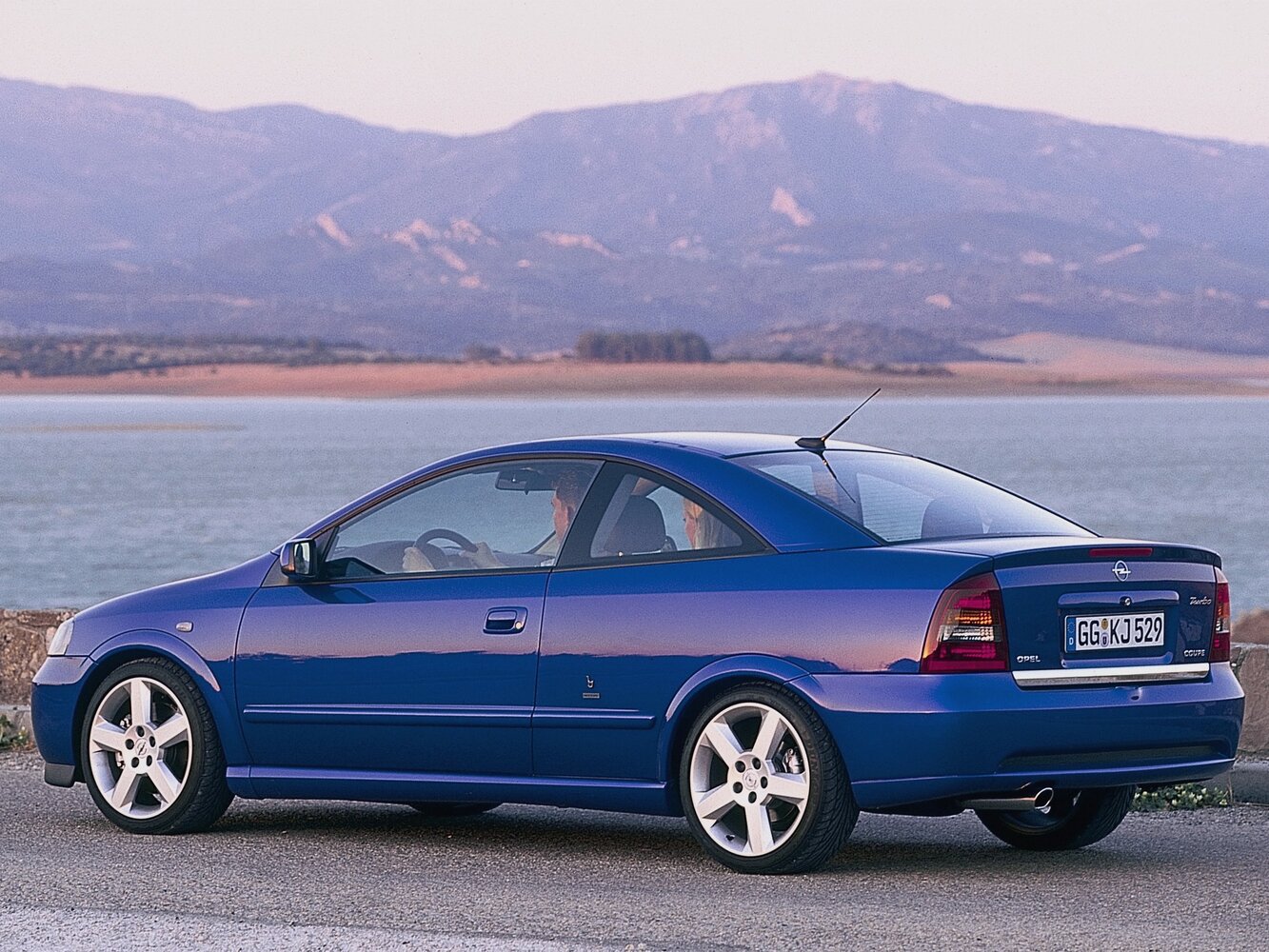 Opel Astra, G, 1998–2009, Купе: Вид сзади в три четверти
