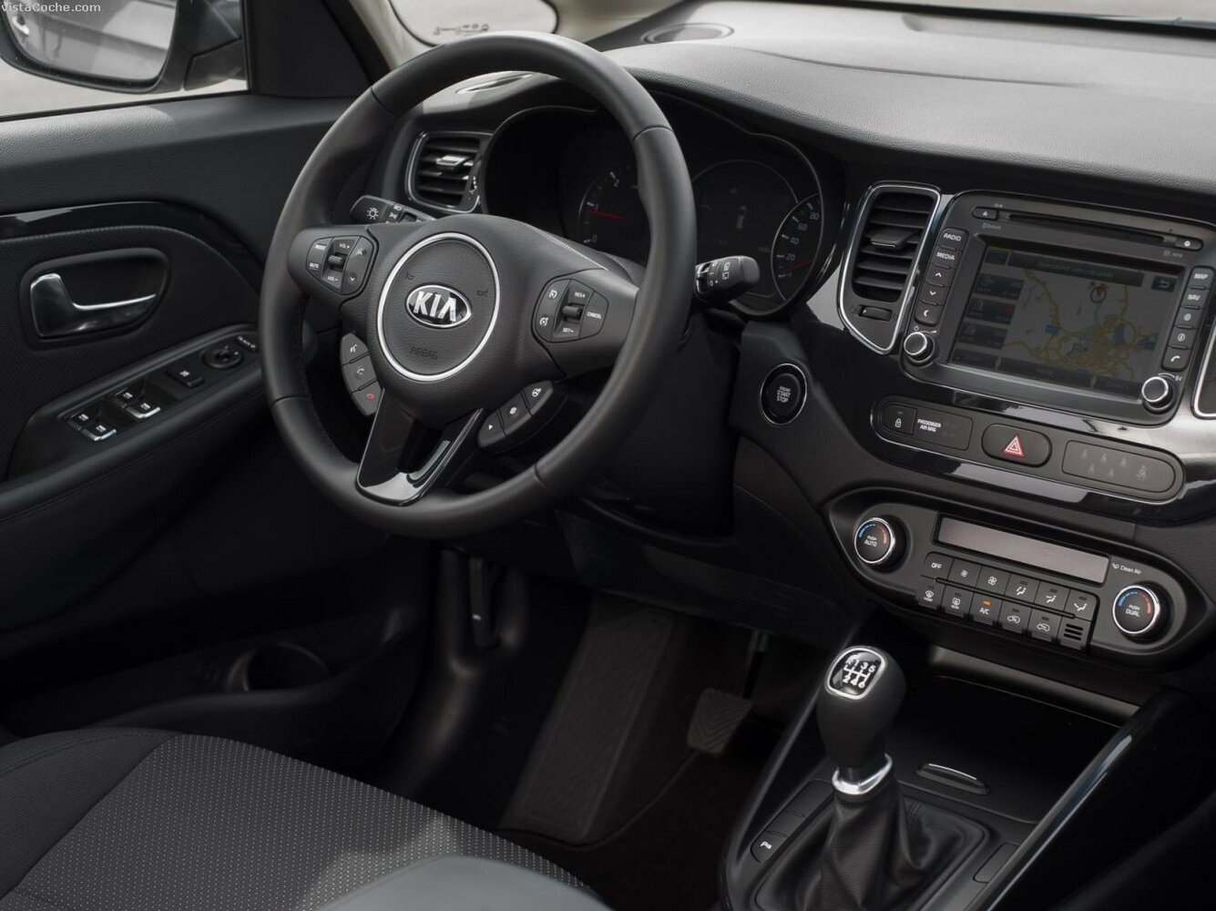 Kia Carens, III (RP), 2013–2019, Compact MPV: Front cabin