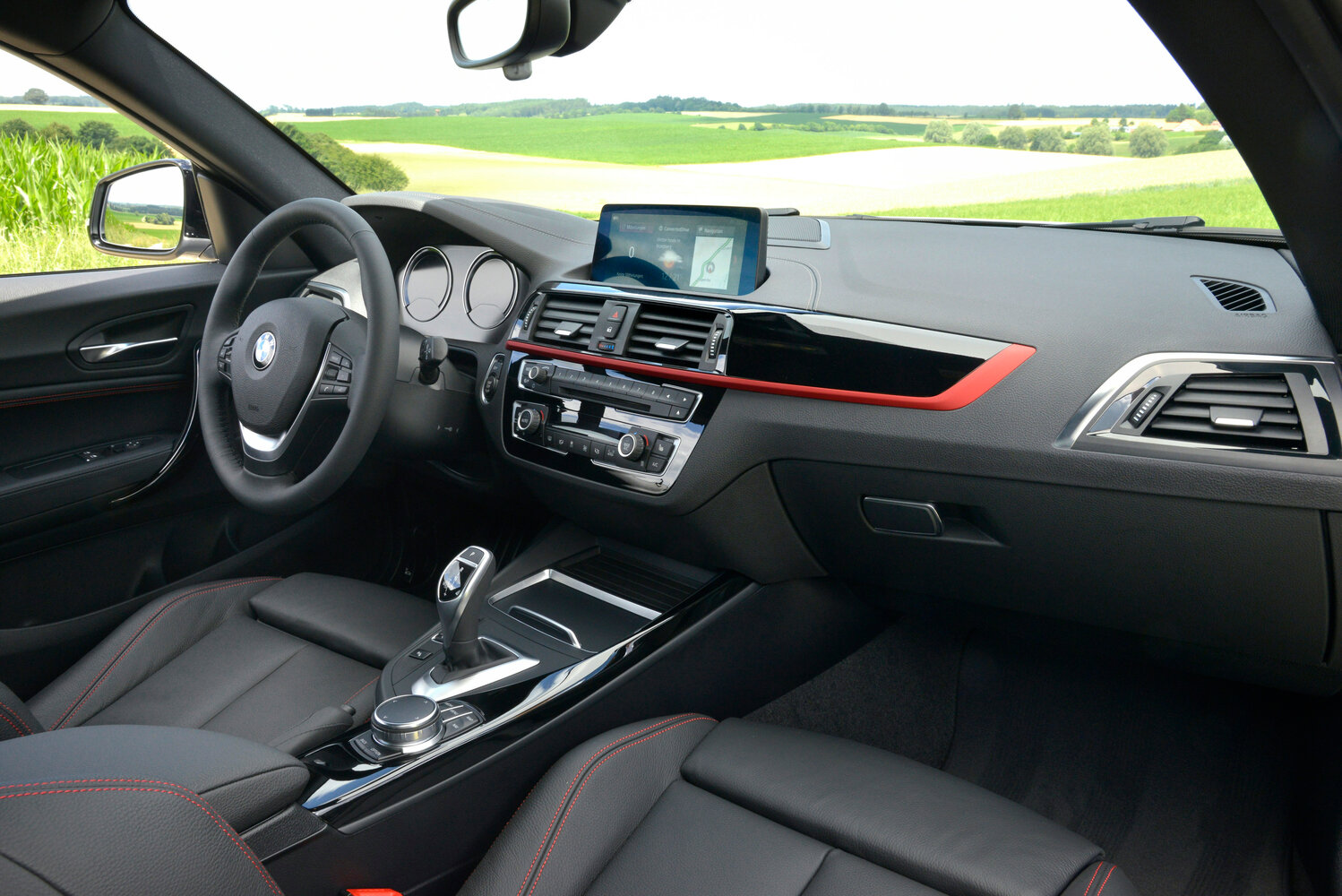 BMW 1 серии, II (F20/F21) facelift 2, 2017–2019, Hatchback 3 door: Front cabin