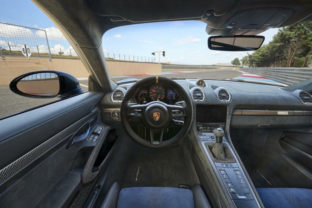 Porsche Cayman GT4, II 718 (982), 2019–2026, Купе RS: Передняя панель