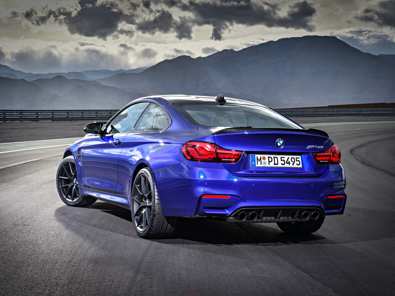 BMW M4, F82/F83 Рестайлинг, 2017–2020, Купе: Вид сзади в три четверти