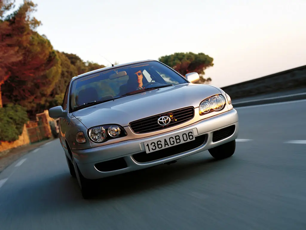 Toyota Corolla, 8 поколение, E110, рестайлинг, Хэтчбек 5 дв., Европа, 01.1999 - 10.2001: фото поколения 4