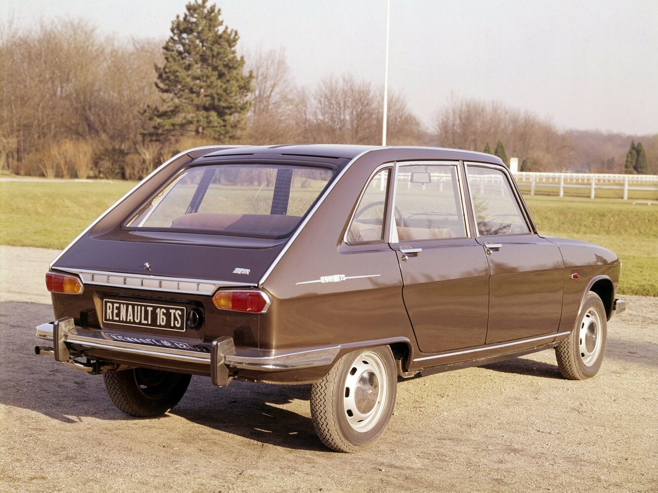 Renault 16, , 1965–1980, Hatchback 5 door: Rear three-quarter view