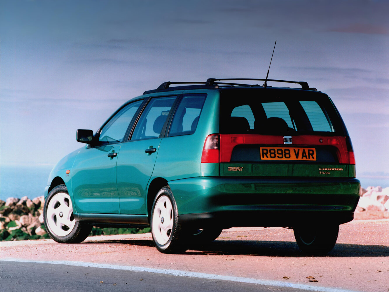 SEAT Cordoba, I, 1993–1999, Универсал 5 дв.: Вид сзади в три четверти