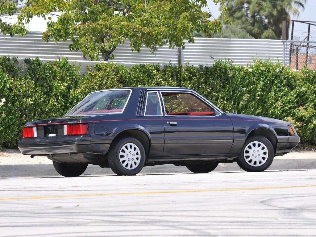 Ford Mustang, III, 1978–1986, Купе: Вид сзади в три четверти