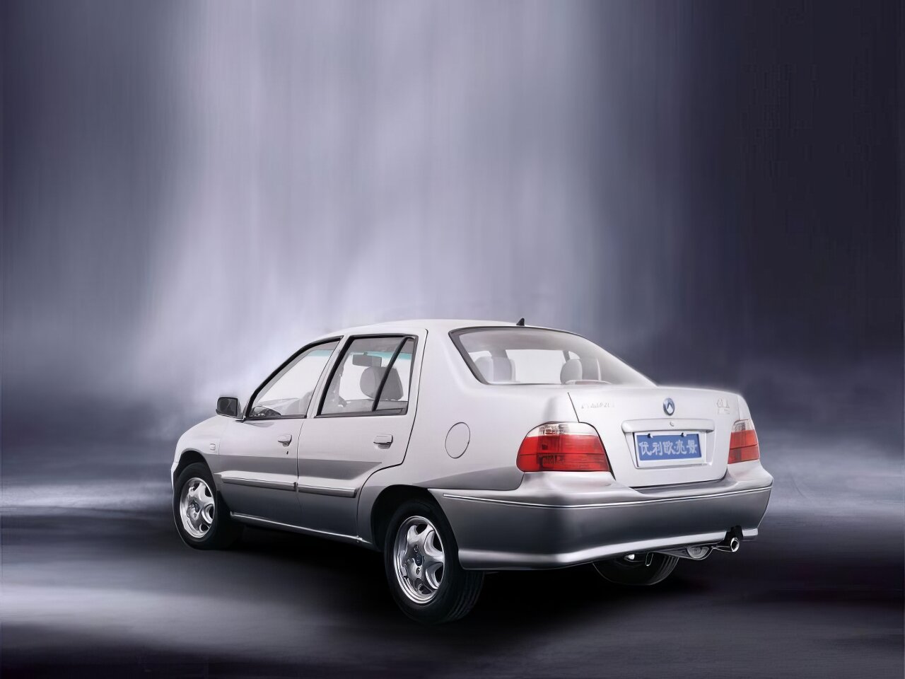 Geely MR, , 2003–2009, Sedan: Rear three-quarter view