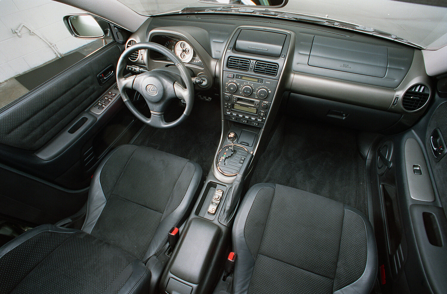 Lexus IS, I, 1999–2005, Седан: Передняя часть салона