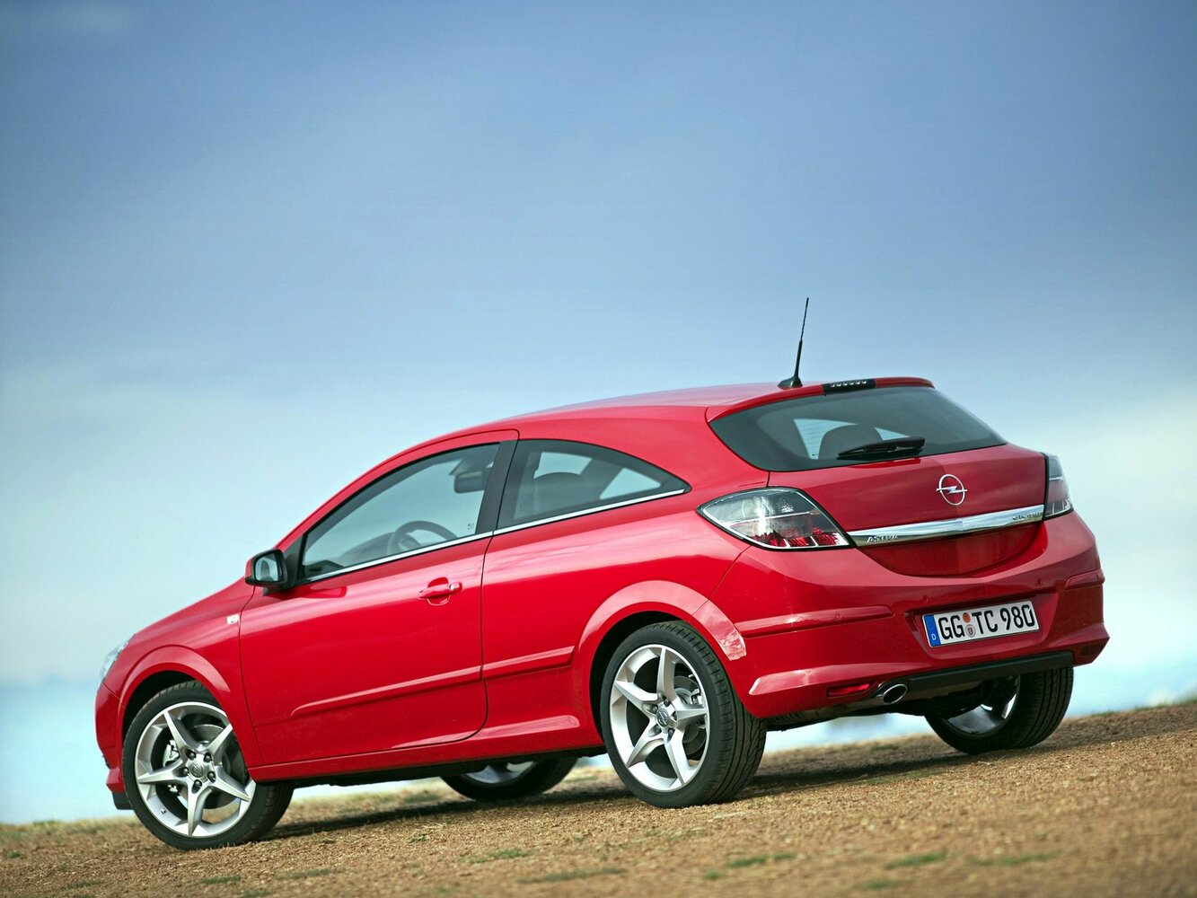 Opel Astra, H, 2004–2007, Hatchback 3 door GTC: Rear three-quarter view