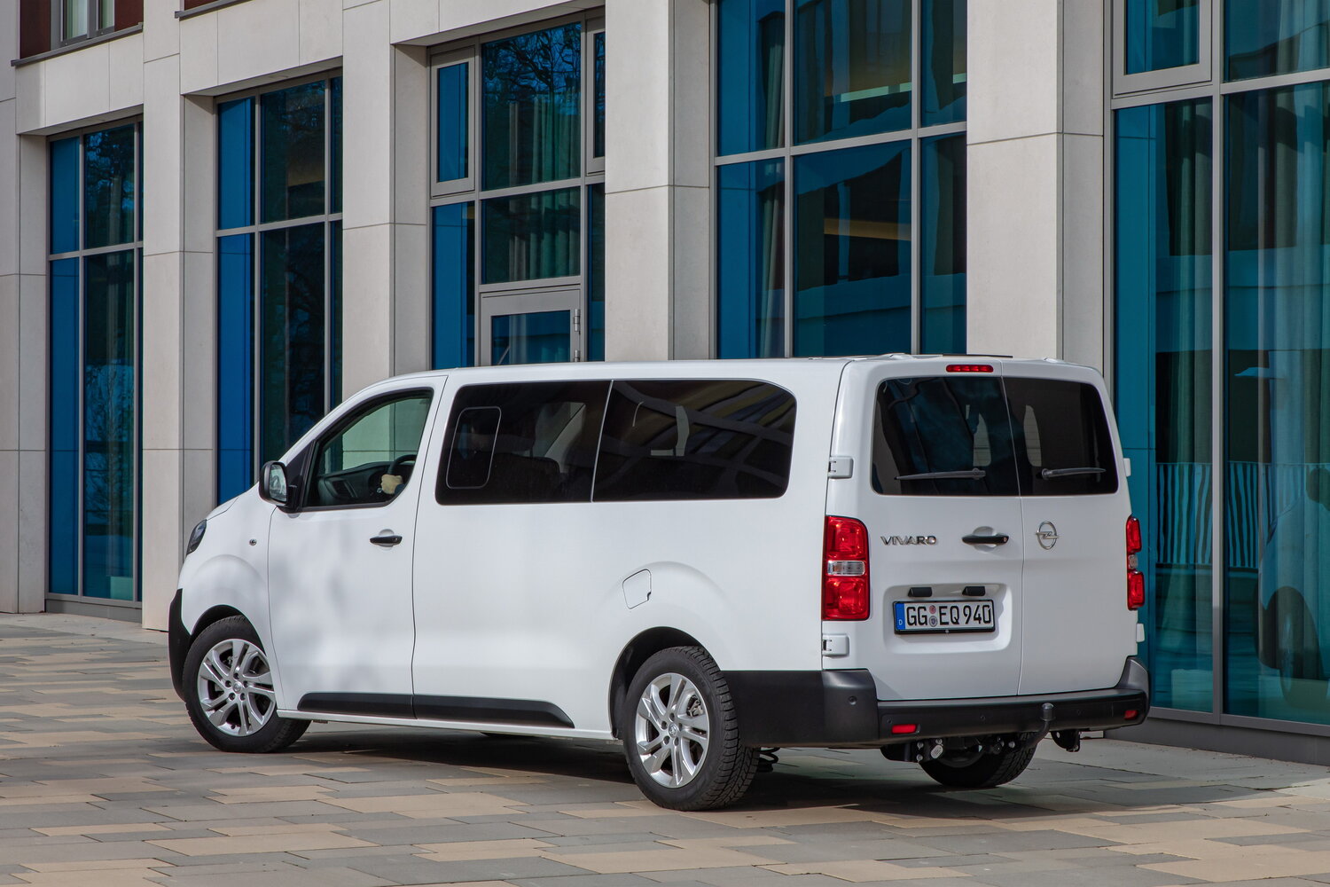 Opel Vivaro, C, 2019–2024, Minivan: Rear three-quarter view