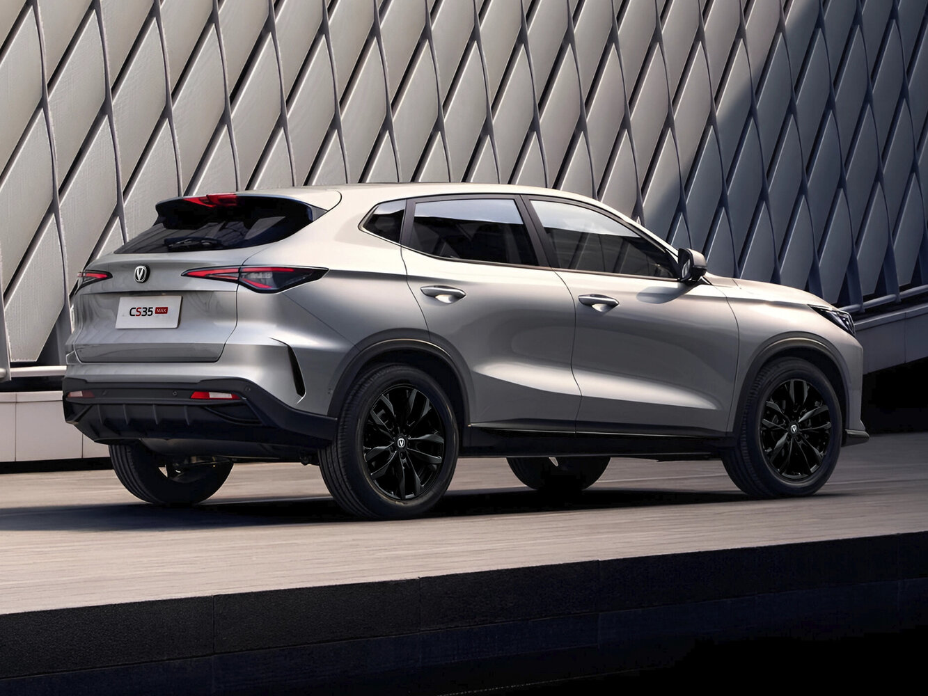 Changan CS35 Max, , 2025–2026, Внедорожник 5 дв.: Вид сзади в три четверти