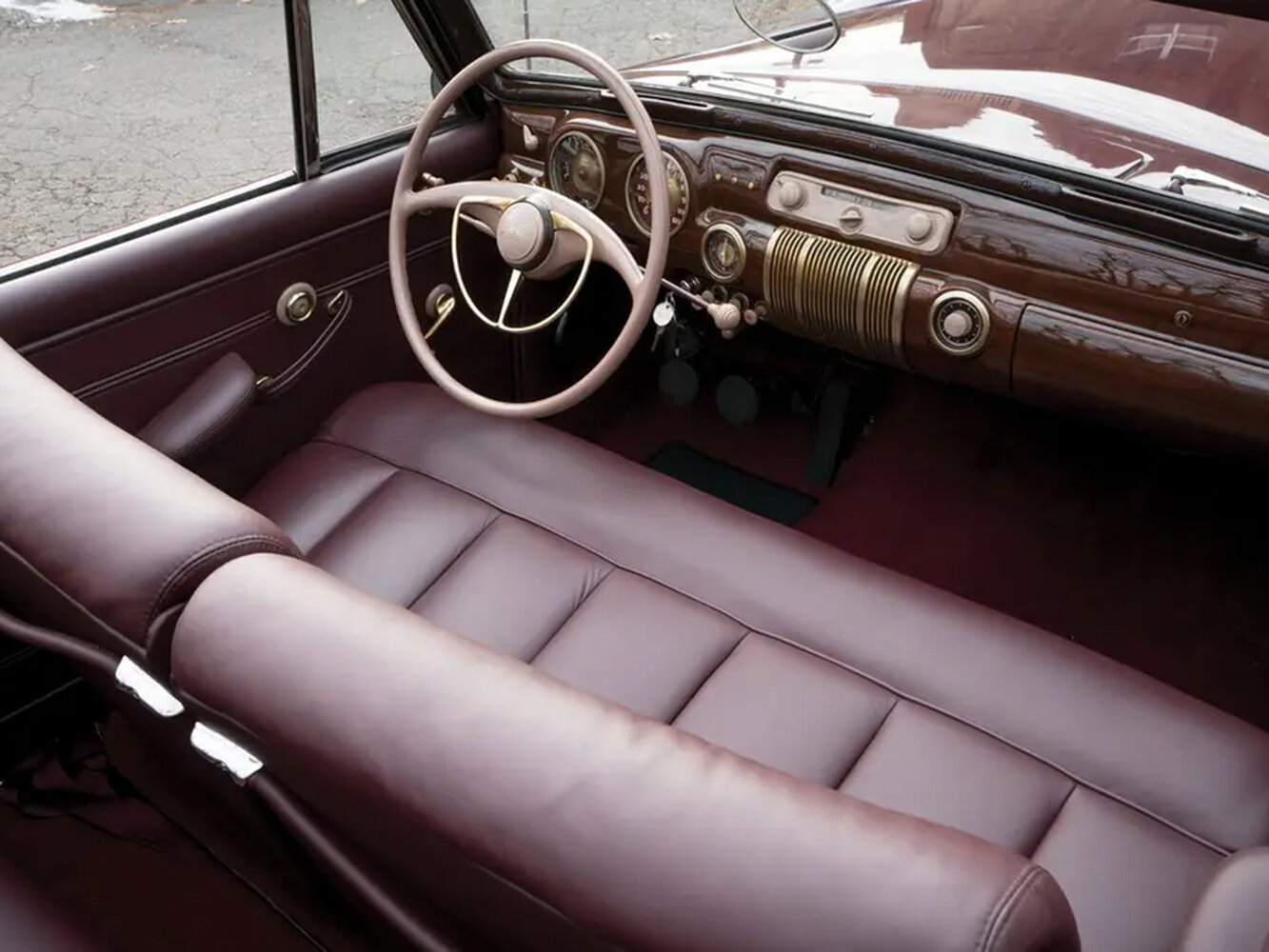 Lincoln Continental, I, 1939–1940, Кабриолет: Передняя часть салона