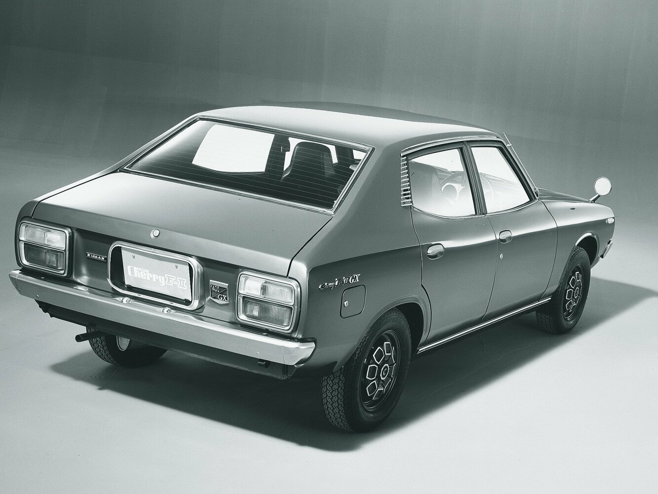 Datsun Cherry, II, 1974–1978, Sedan: Rear three-quarter view