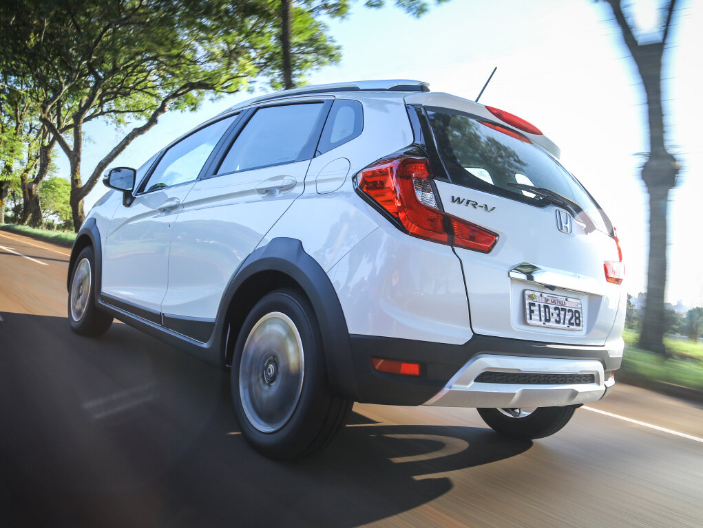 Honda WR-V, I, 2017–2020, SUV 5 door: Rear three-quarter view