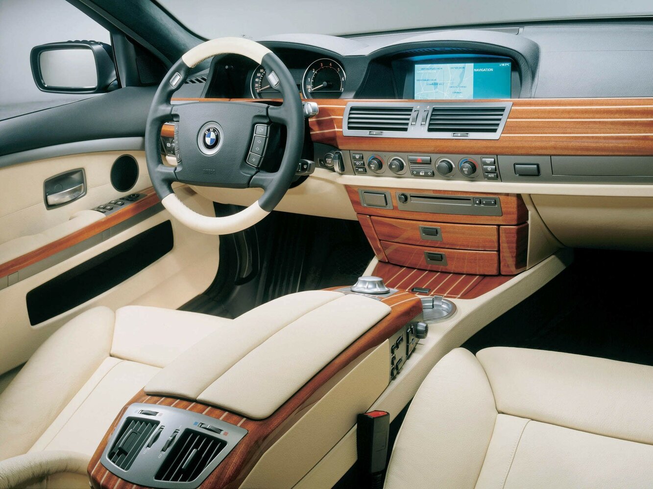 BMW 7 серии, IV (E65/E66), 2001–2005, Седан Long: Передняя часть салона