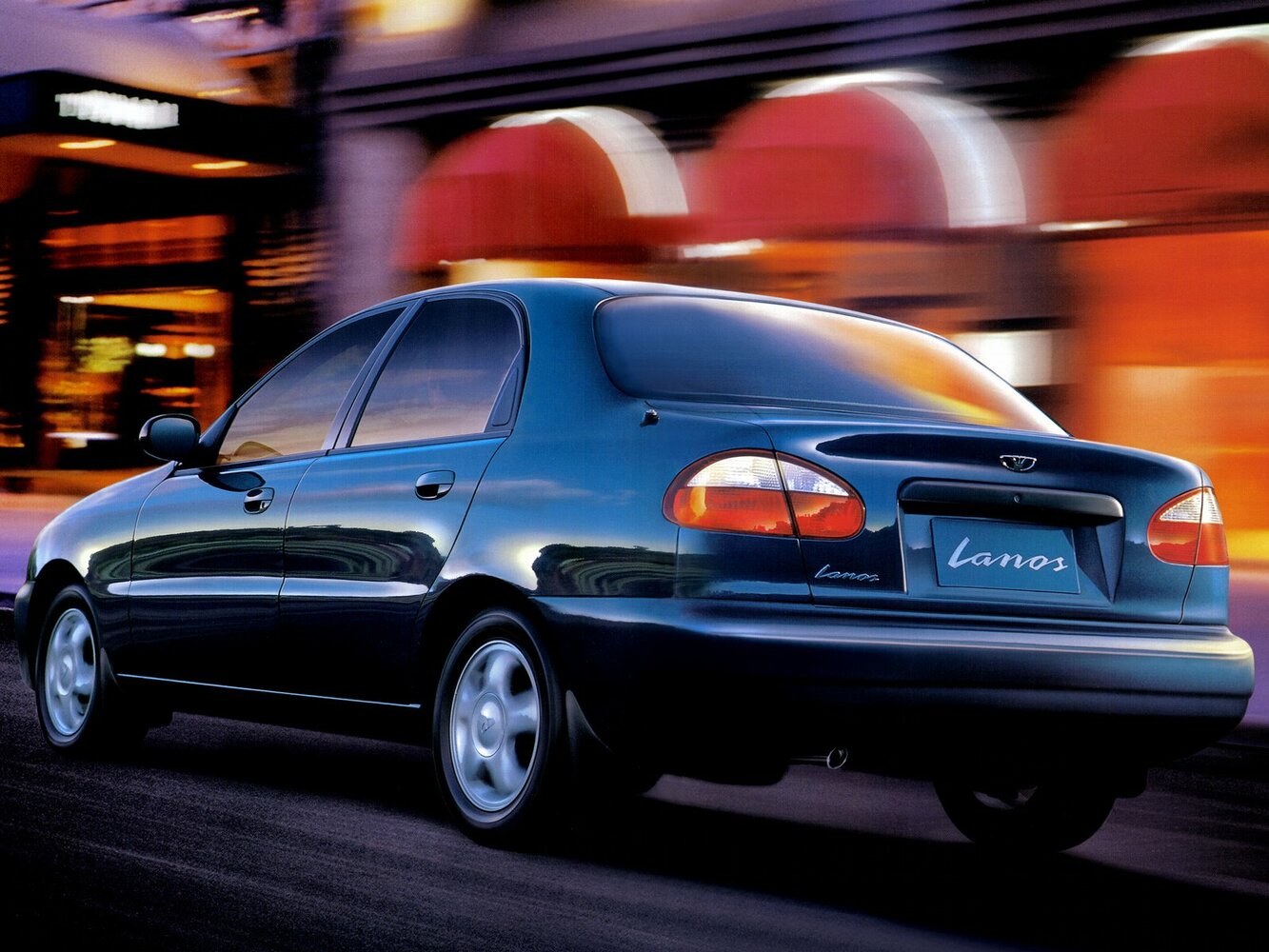 Daewoo Lanos, , 1997–2008, Седан: Вид сзади в три четверти
